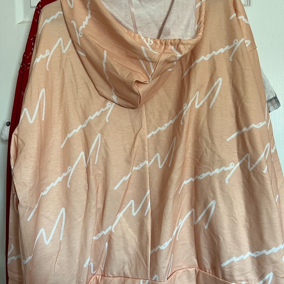 Light weight hoodie - Picture 2 of 2